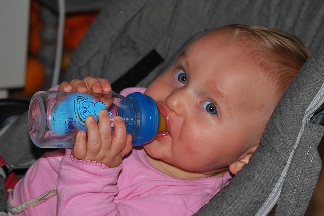5ヶ月 哺乳瓶嫌いの赤ちゃんの夏の水分補給は母乳のみで大丈夫